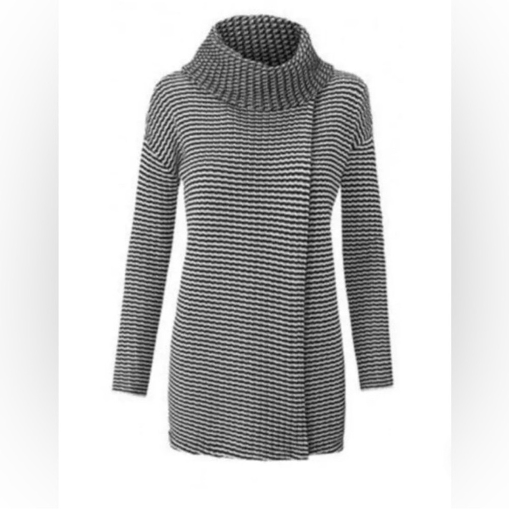 Cabi Fergie Turtleneck Cowl Sweater, Black and White Fun Tulip Hem, Small, EUC